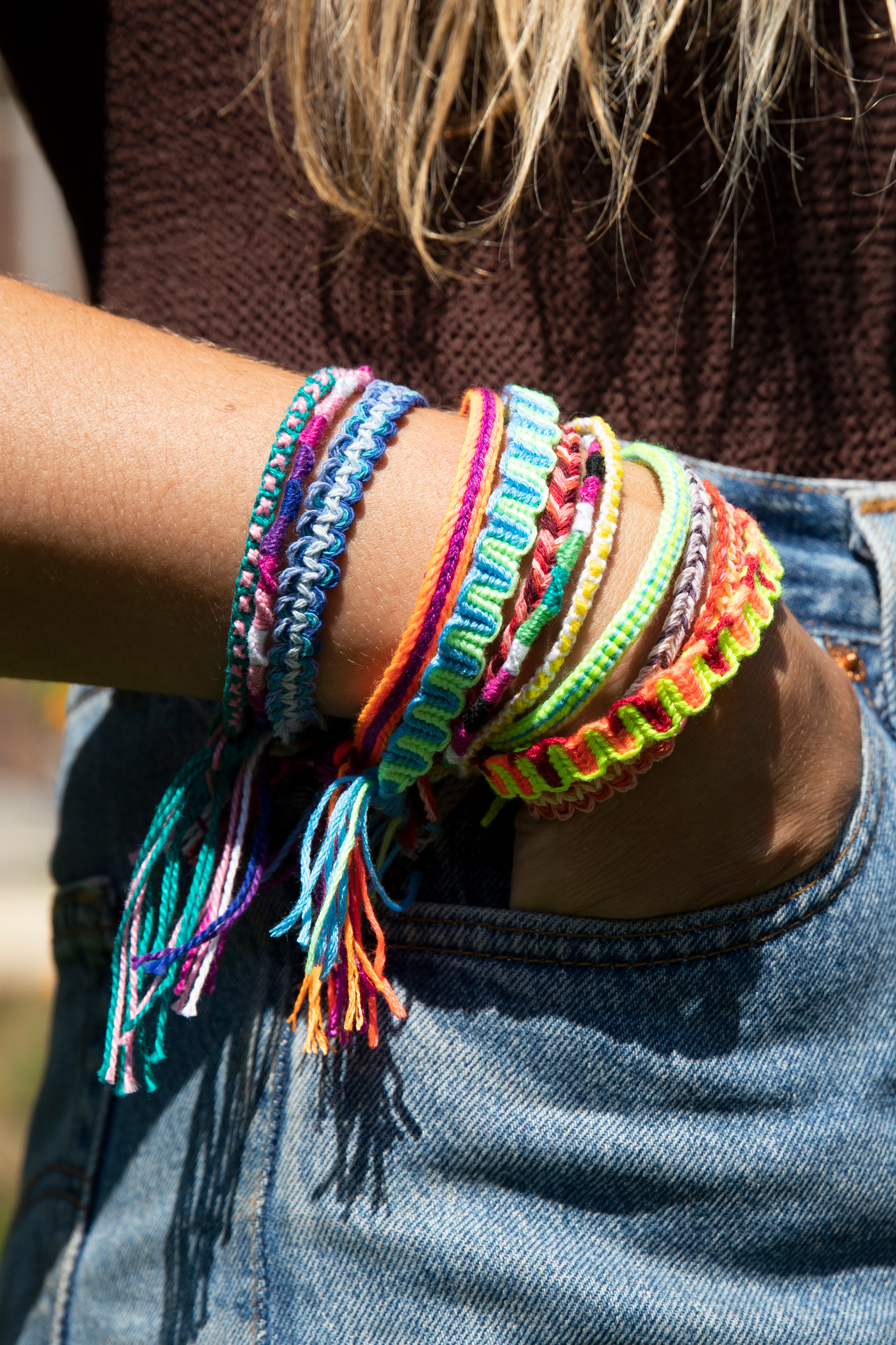 Bracciale dell'amicizia in corda nylon spirale misto piatto regolabile