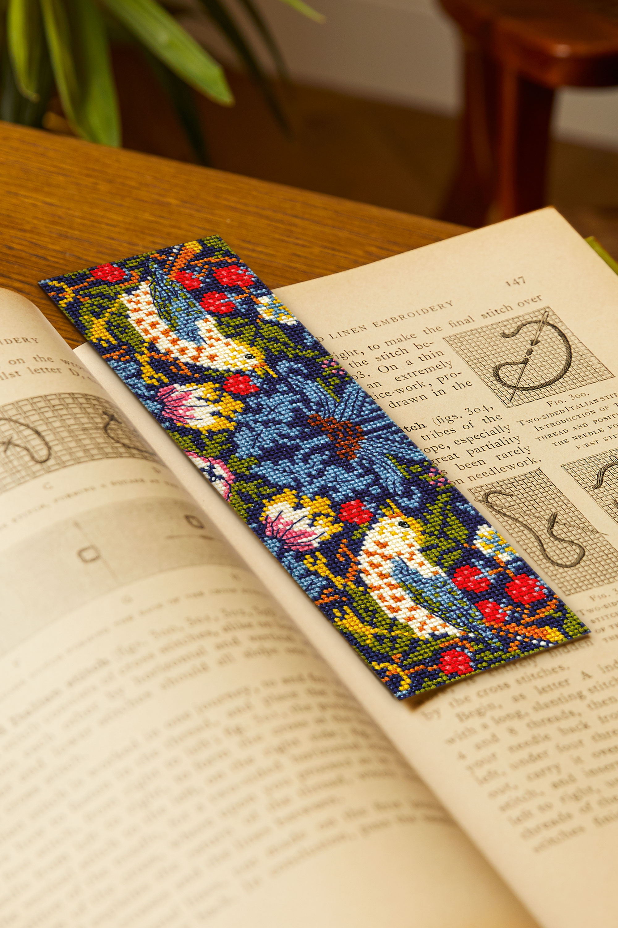 Strawberry Thief by William Morris, V&A Advanced Bookmark Cross